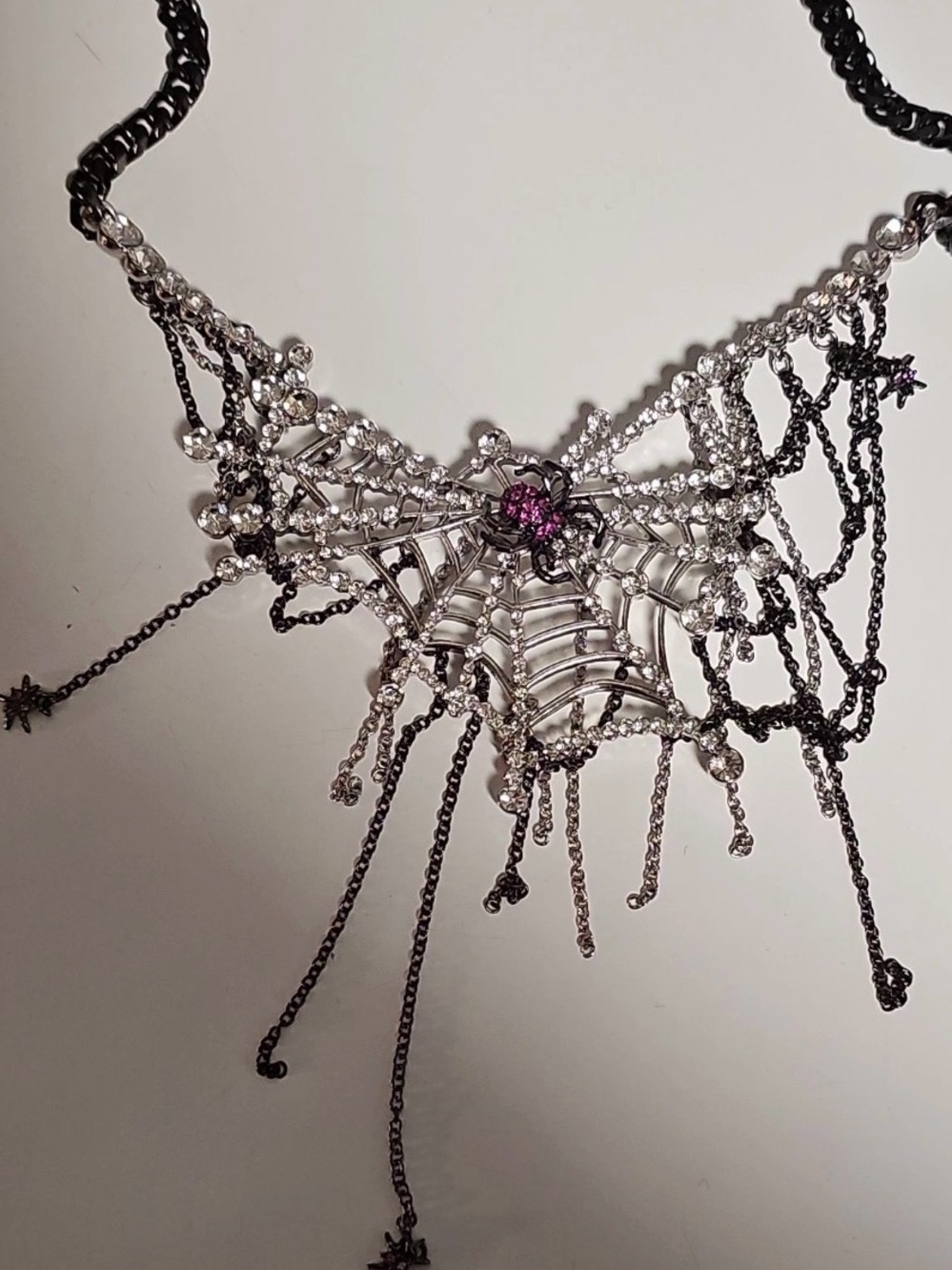 BETSEY JOHNSON Halloween Crystal-Studded Web with Dangling Spiders Necklace NWT - Picture 7 of 16